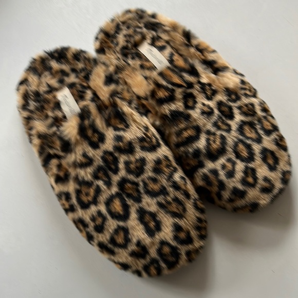 Madewell The Loafer Scuff slipper in leopard - Picture 2 of 7